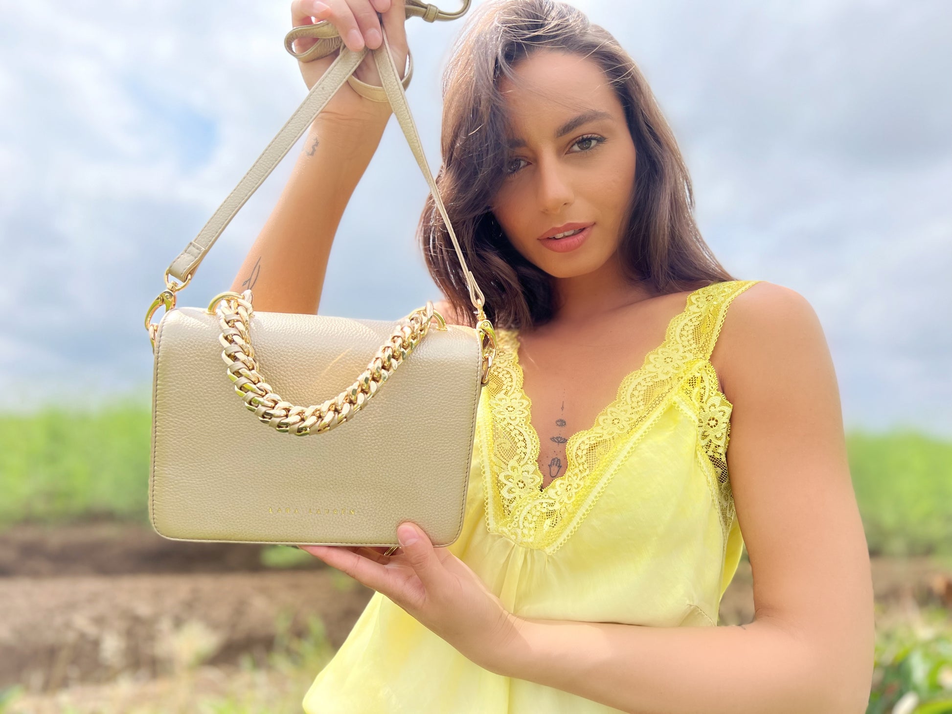SPLIT Flap Crossbody Kette, light gold