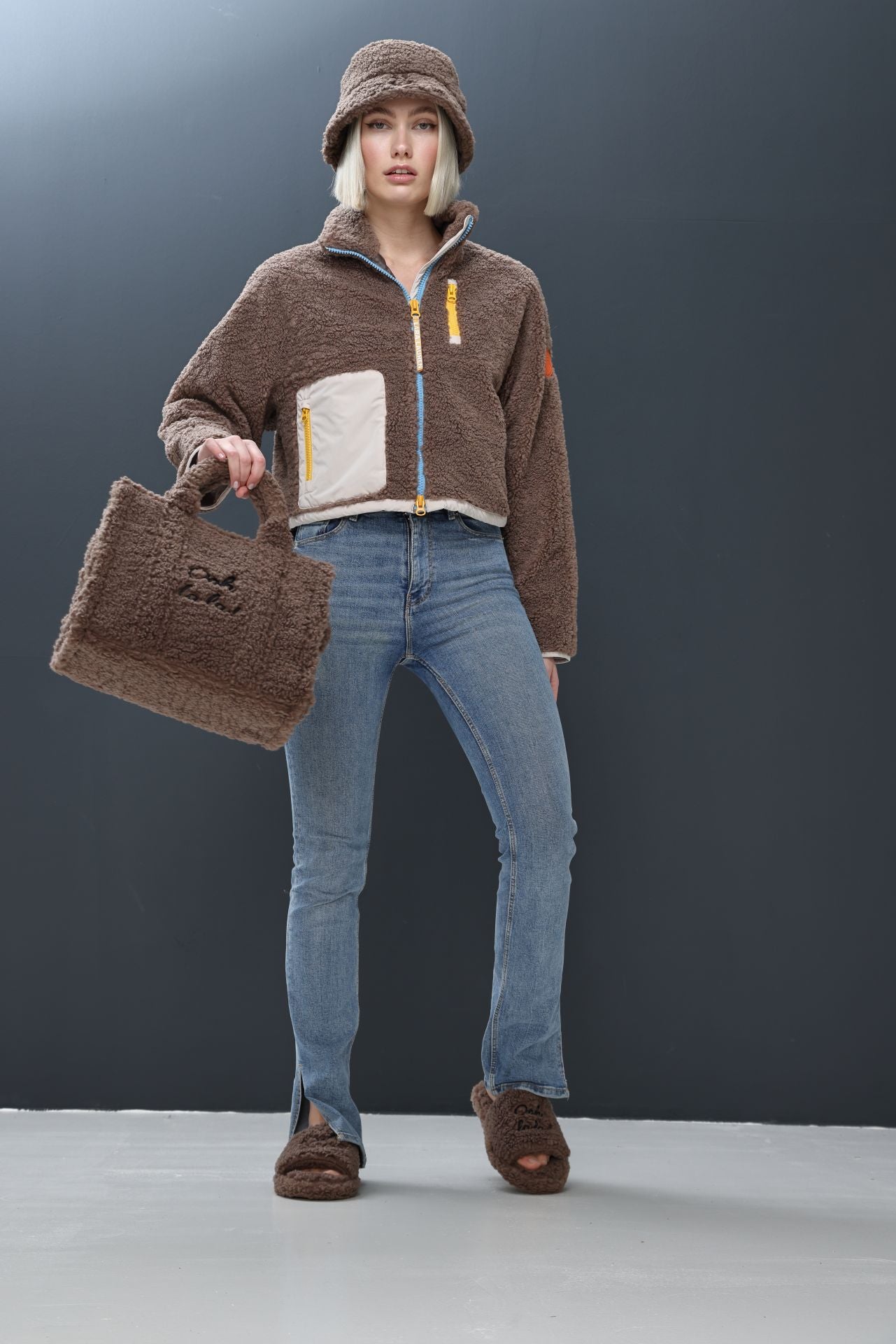 SALIA Teddytasche Flauschtasche Oh LaLa light olive