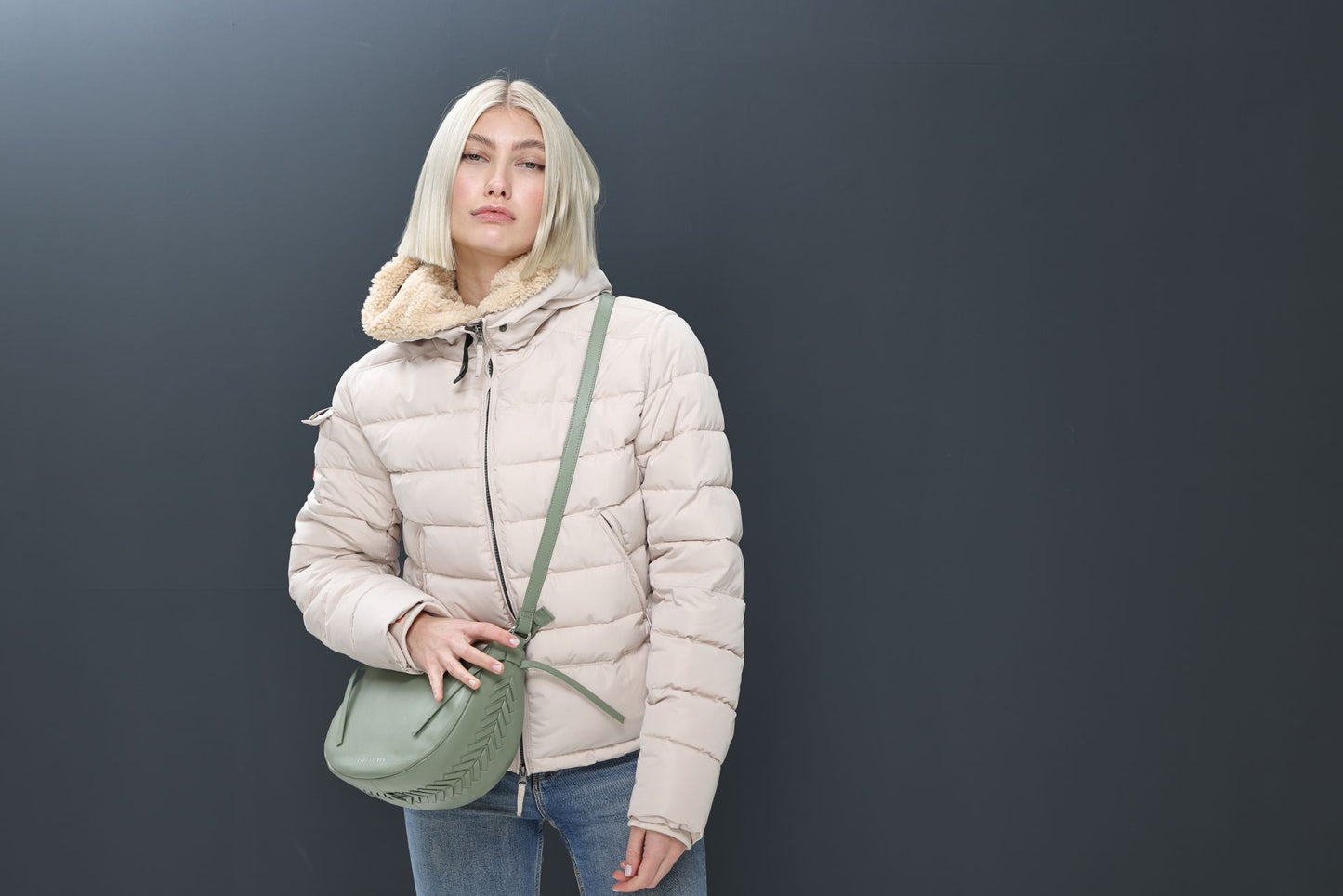 CLU Steppjacke mit Kapuze creme