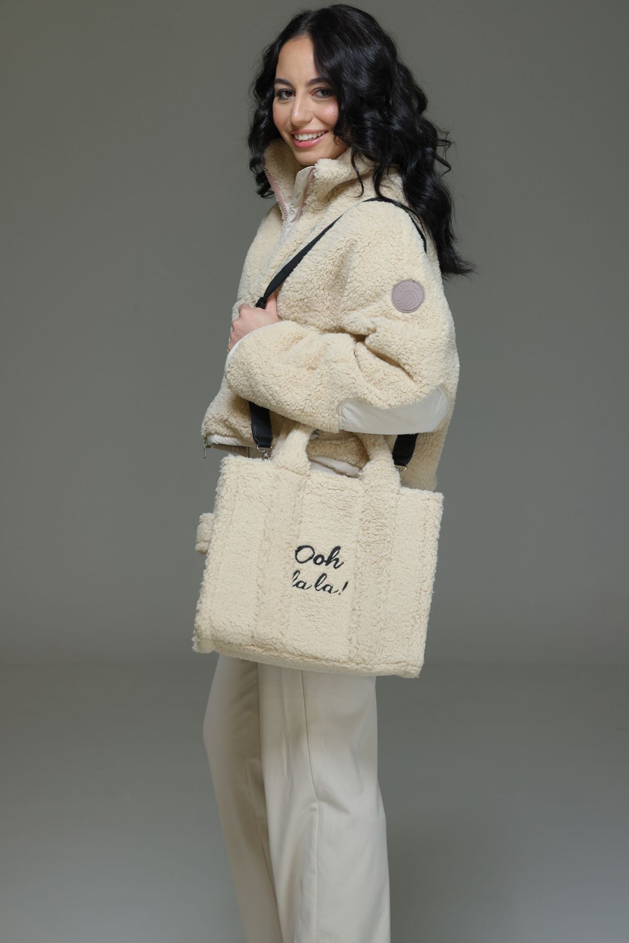 SALIA Teddytasche Flauschtasche Oh LaLa light olive